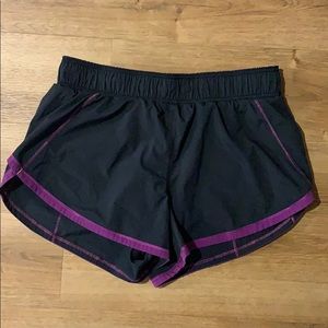 Lululemon shorts size 6